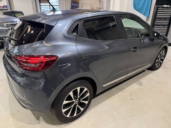 Used Renault Clio 2021 for sale - 78582602: Photo