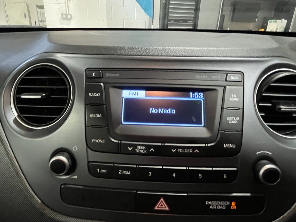 Used Hyundai i10 2018 for sale - 76304363: Photo 23