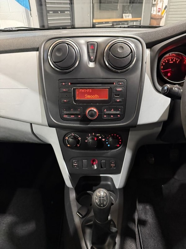 Used Dacia Sandero 2014 for sale - 75985843: Photo 16
