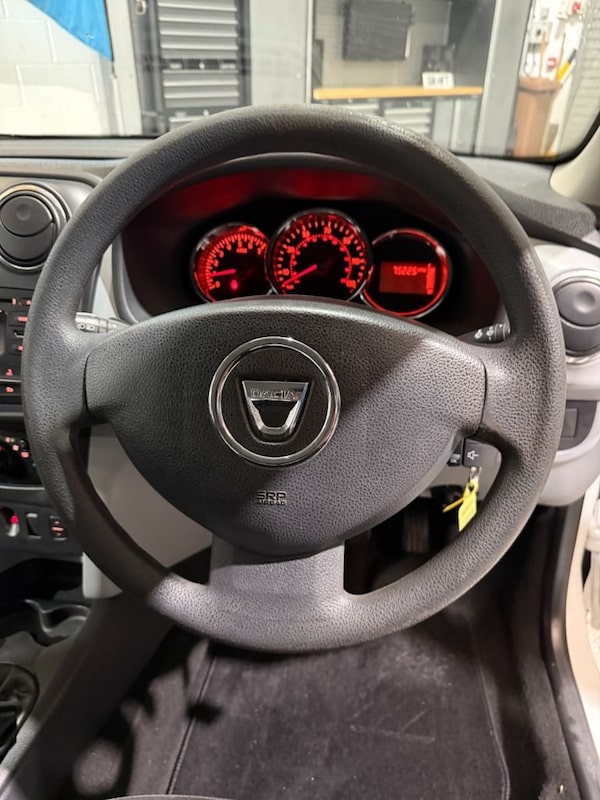 Used Dacia Sandero 2014 for sale - 75985843: Photo 17