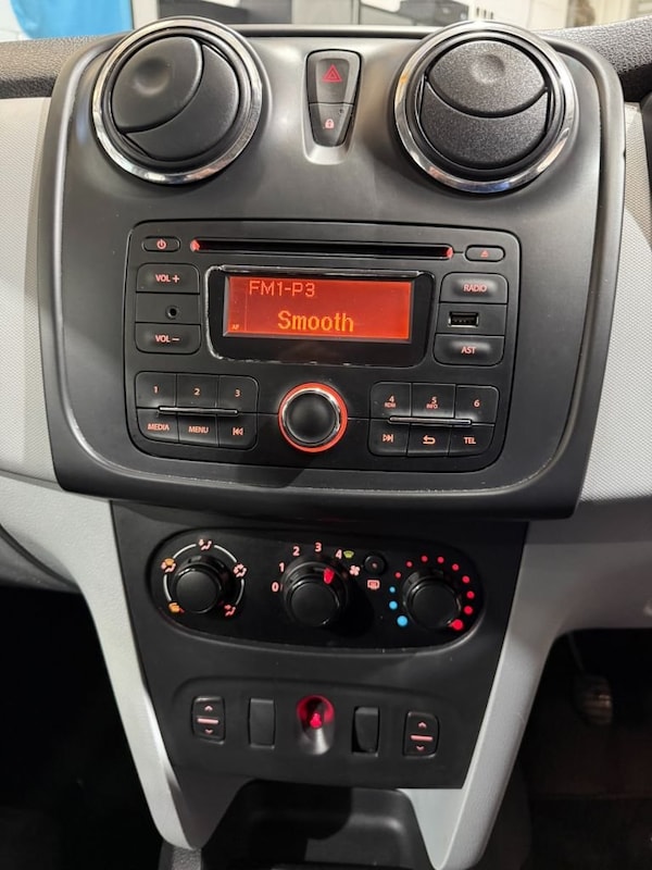 Used Dacia Sandero 2014 for sale - 75985843: Photo 19