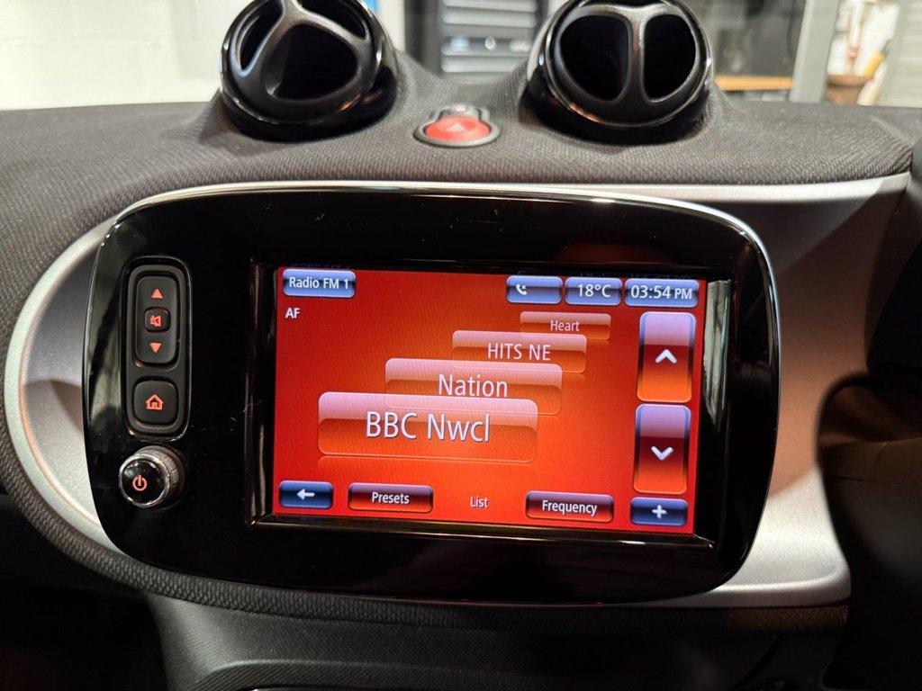 Used smart fortwo 2016 for sale - 76356779: Photo 19