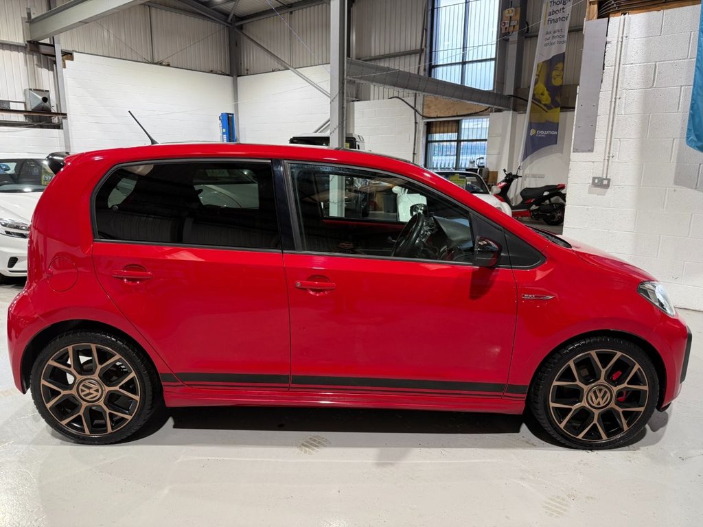Used Volkswagen up! 2019 for sale - 76582573: Photo 2