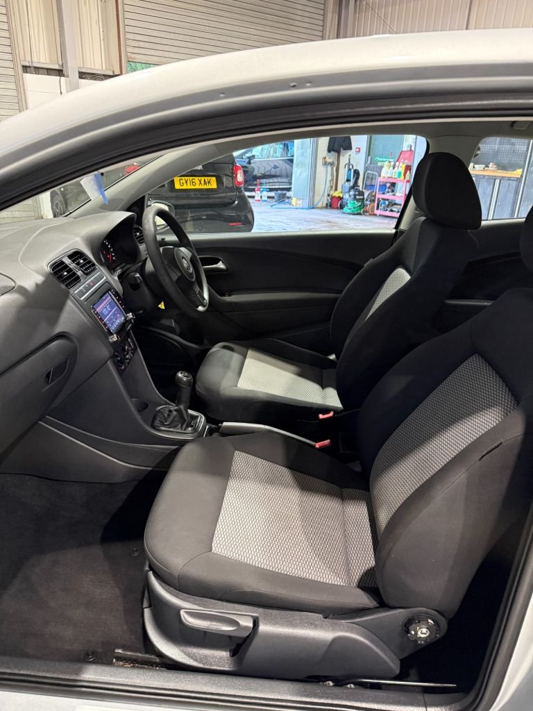 Used Volkswagen Polo 2010 for sale - 77369844: Photo 14