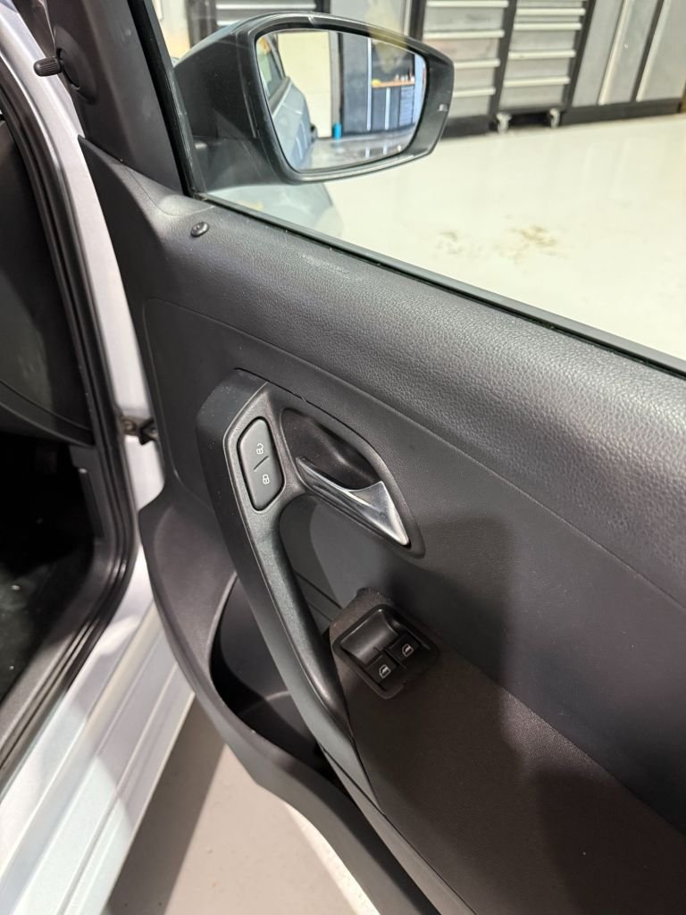 Used Volkswagen Polo 2010 for sale - 77369844: Photo 22