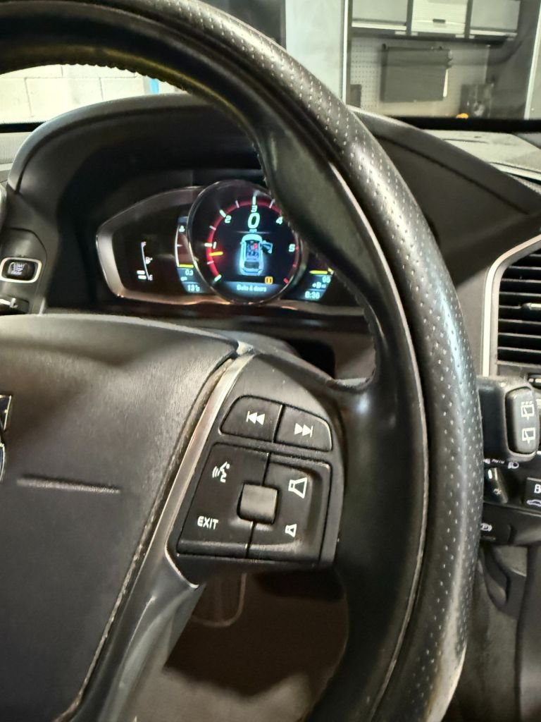 Used Volvo XC60 2014 for sale - 76570490: Photo 21