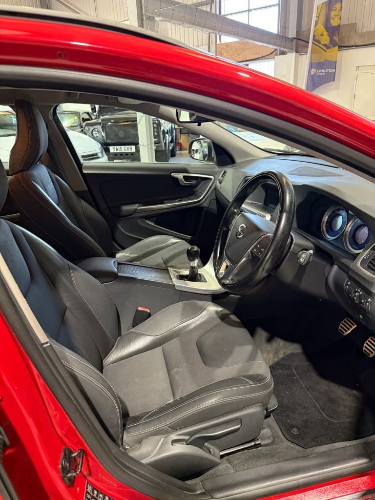 Used Volvo V60 2012 for sale - 76642189: Photo 10