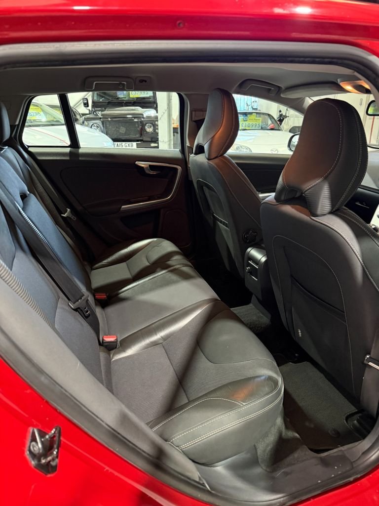 Used Volvo V60 2012 for sale - 76642189: Photo 11