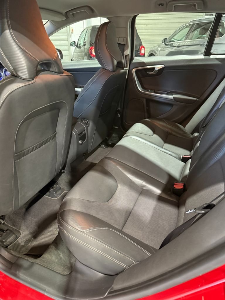 Used Volvo V60 2012 for sale - 76642189: Photo 12