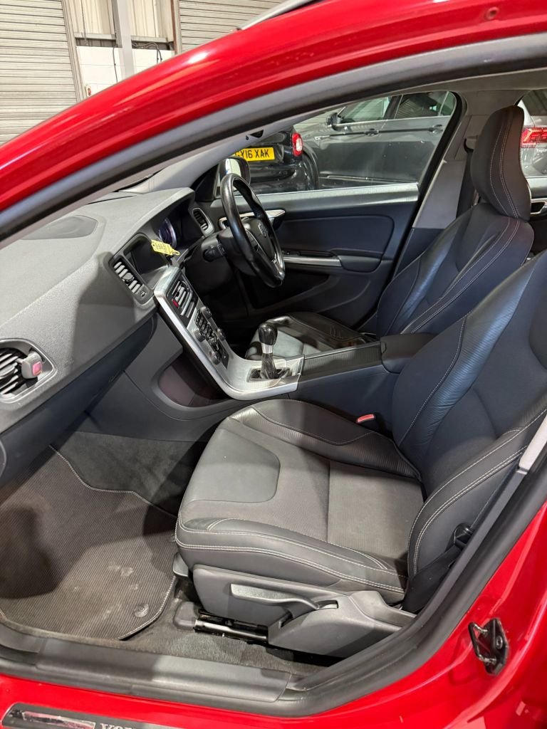 Used Volvo V60 2012 for sale - 76642189: Photo 13