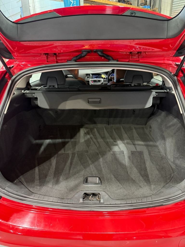 Used Volvo V60 2012 for sale - 76642189: Photo 14