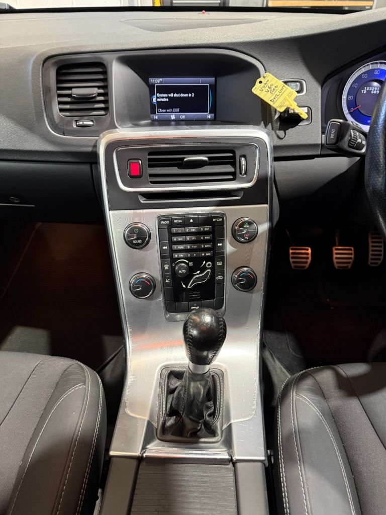 Used Volvo V60 2012 for sale - 76642189: Photo 18