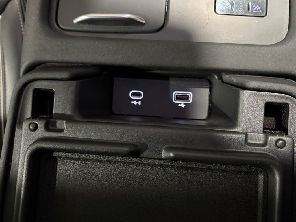 Used Land Rover Discovery 2024 for sale - 76973676: Photo 30