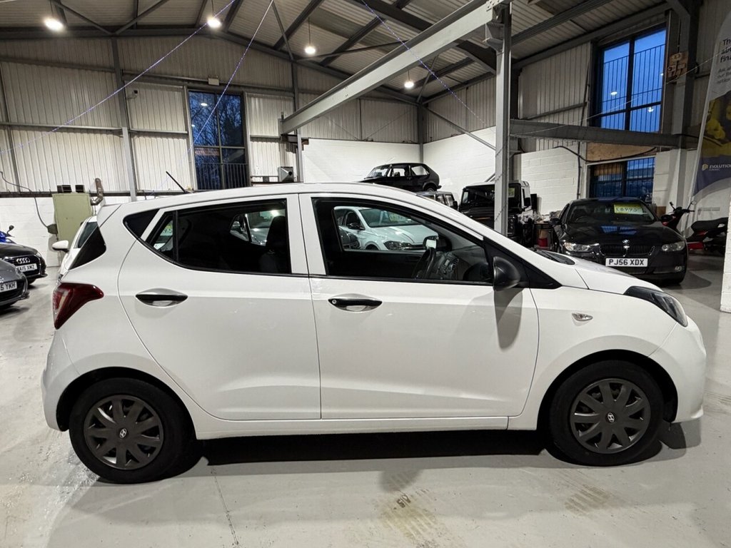 Used Hyundai i10 2018 for sale - 76950389: Photo 2