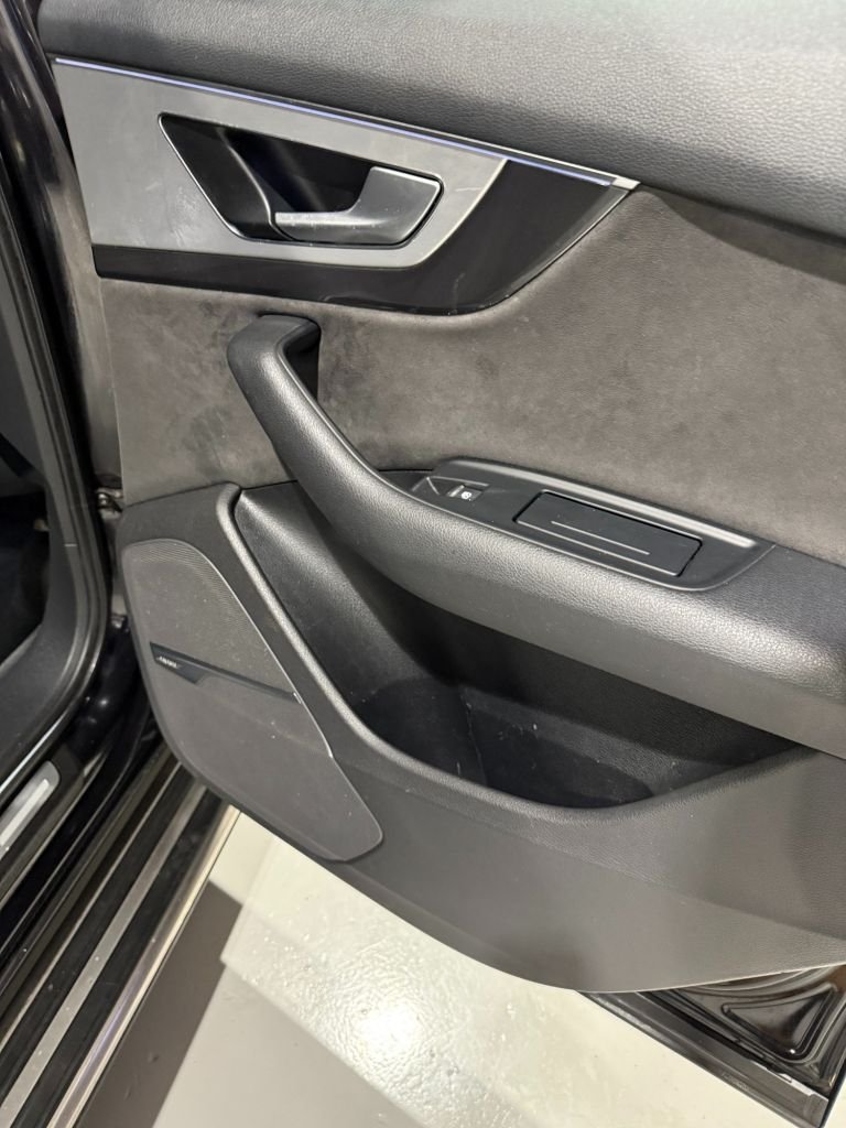 Used Audi Q7 2019 for sale - 76642870: Photo 36