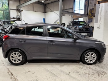 Used Hyundai i20 2016 for sale - 76038773: Photo