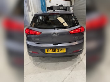 Used Hyundai i20 2016 for sale - 76038773: Photo