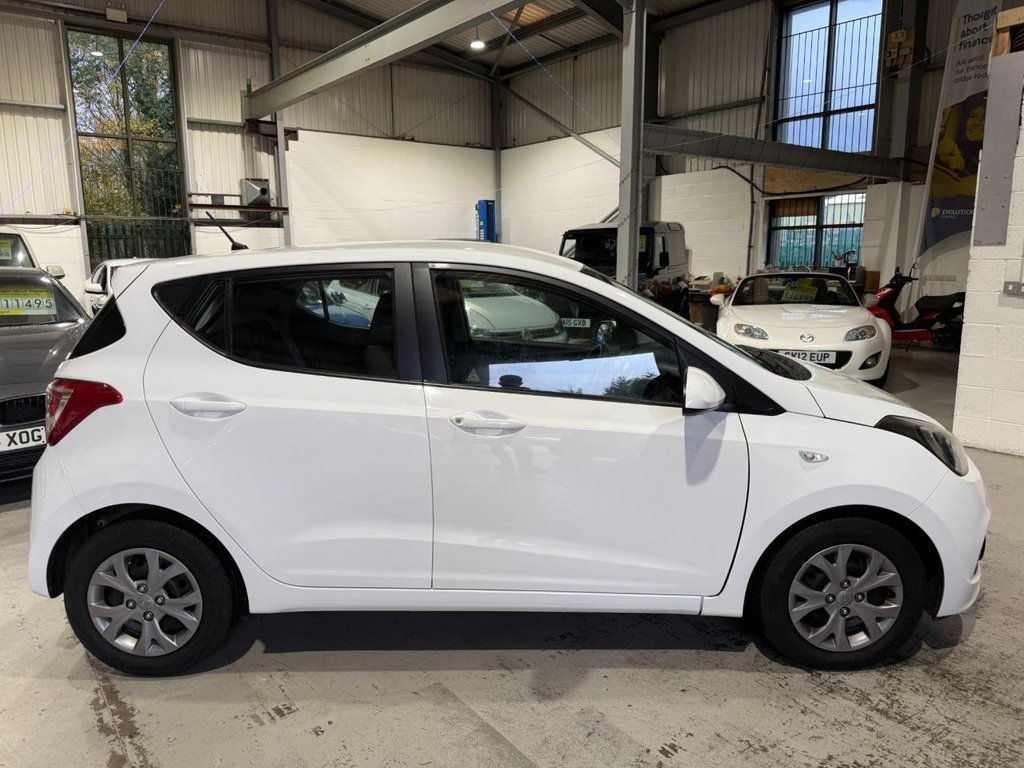 Used Hyundai i10 2015 for sale - 76510097: Photo 2