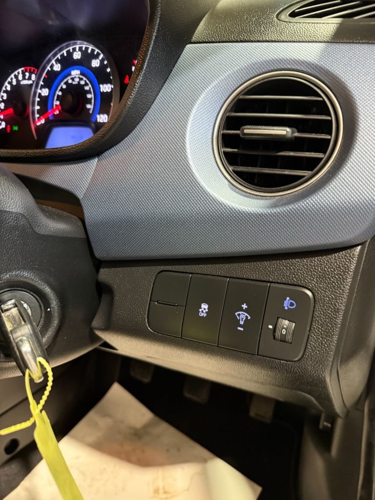 Used Hyundai i10 2015 for sale - 76510097: Photo 22