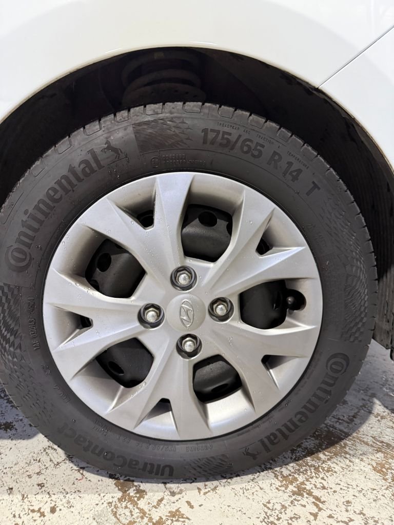 Used Hyundai i10 2015 for sale - 76510097: Photo 8