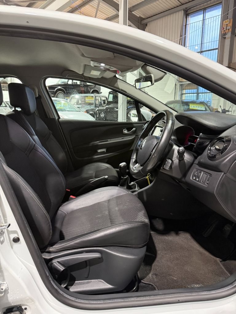 Used Renault Clio 2017 for sale - 76923728: Photo 12