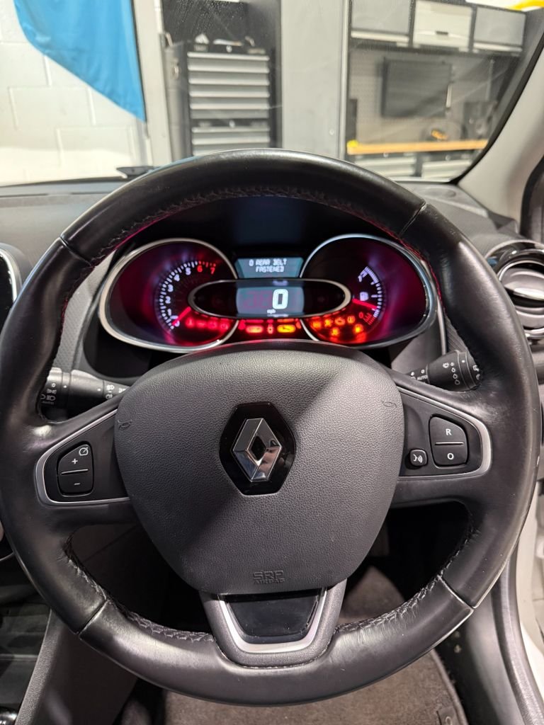 Used Renault Clio 2017 for sale - 76923728: Photo 16