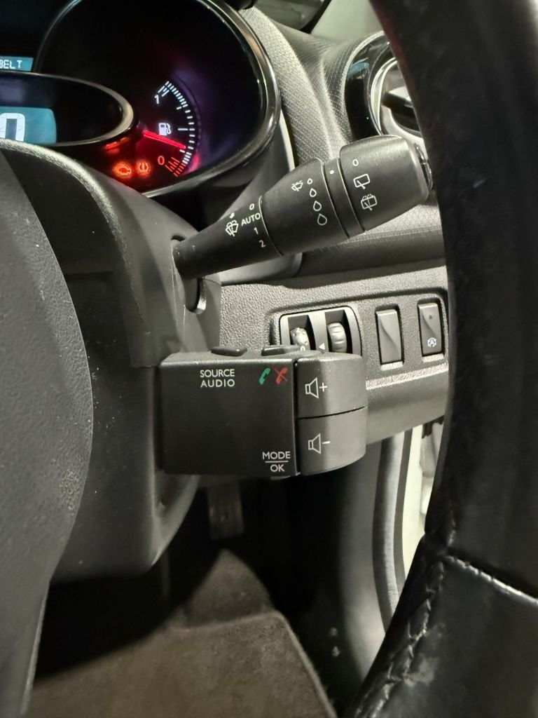 Used Renault Clio 2017 for sale - 76923728: Photo 29