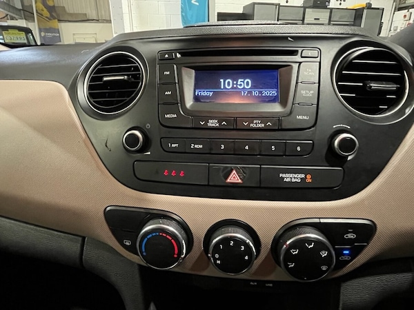 Used Hyundai i10 2015 for sale - 76303633: Photo 19