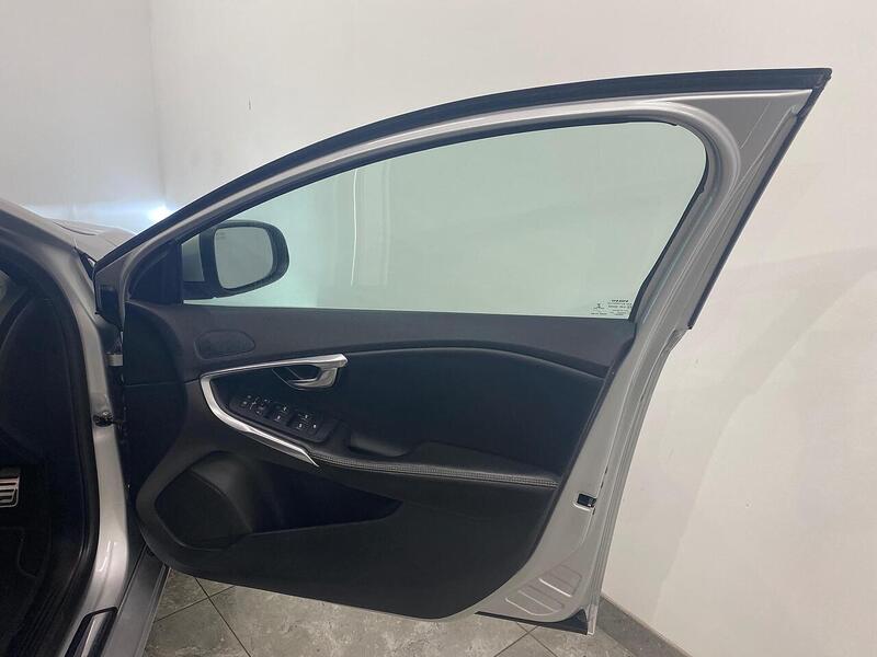 Used Volvo V40 2017 for sale - 75994186: Photo 12