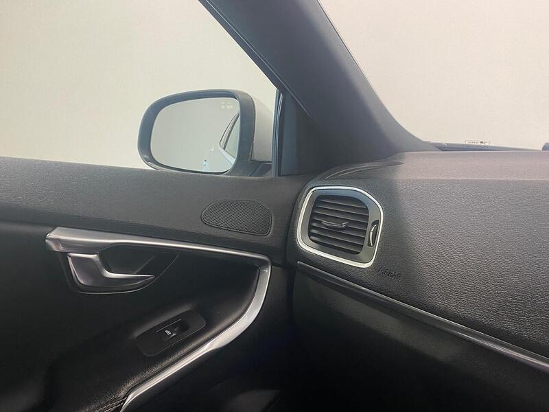 Used Volvo V40 2017 for sale - 75994186: Photo 19