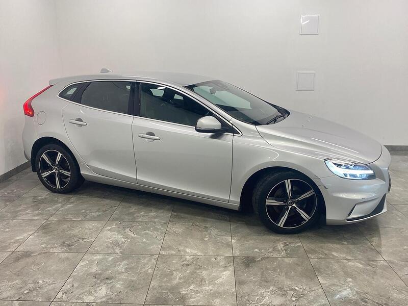 Used Volvo V40 2017 for sale - 75994186: Photo 2