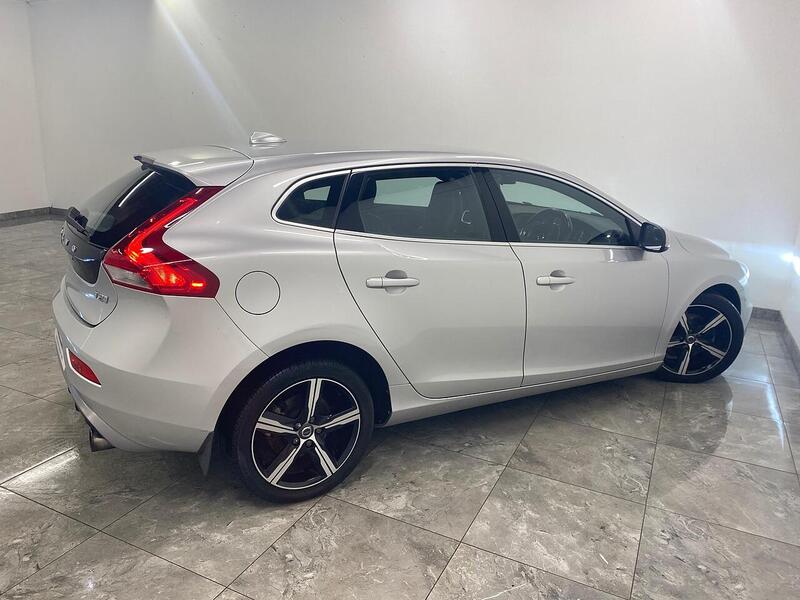 Used Volvo V40 2017 for sale - 75994186: Photo 8