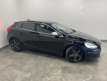 Used Volvo V40 2017 for sale - 75608825: Photo