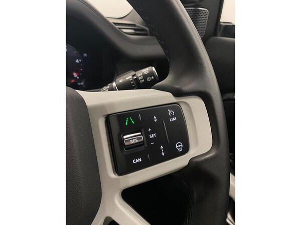 Used Land Rover Defender 110 2023 for sale - 75994260: Photo 25