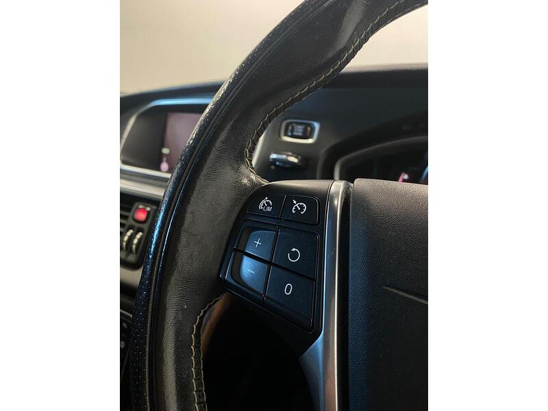 Used Volvo V40 2017 for sale - 75994241: Photo 23