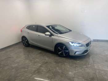 2017 (17) - T2 [122] R DESIGN 5dr