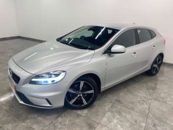 Used Volvo V40 2017 for sale - 74849439: Photo