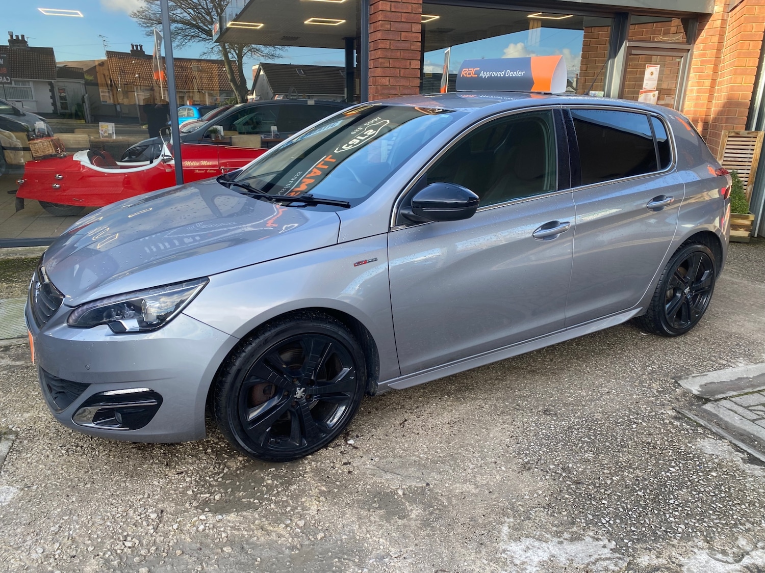 Used Peugeot 308 2017 for sale - 77563618: Photo 2