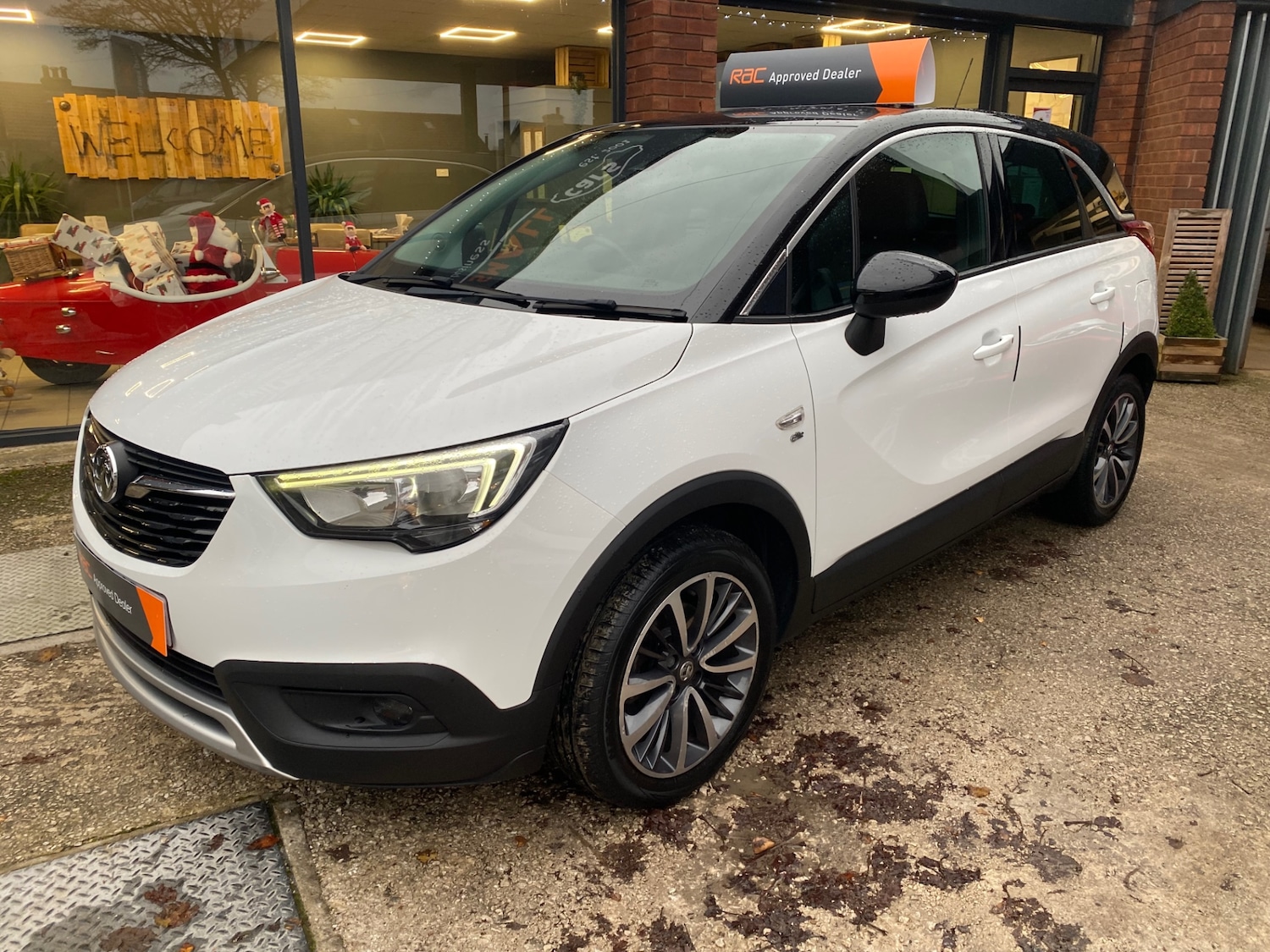Used Vauxhall Crossland X 2017 for sale - 76844830: Photo 2