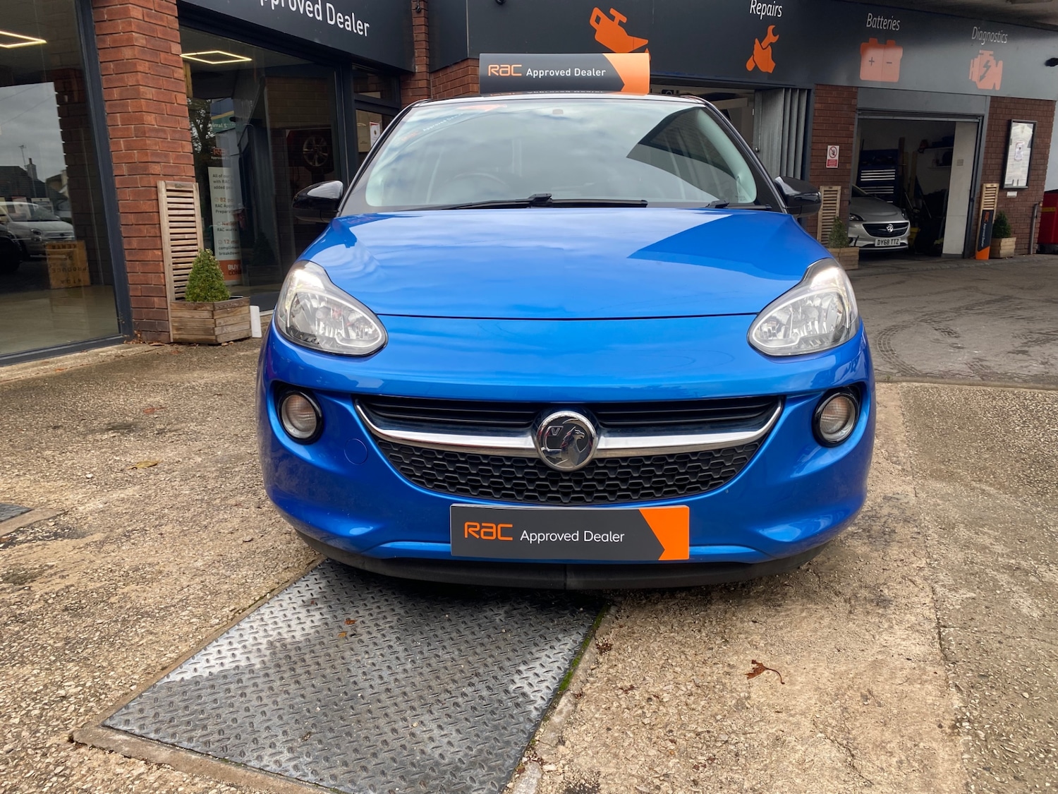 Used Vauxhall ADAM 2015 for sale - 76142670: Photo 3