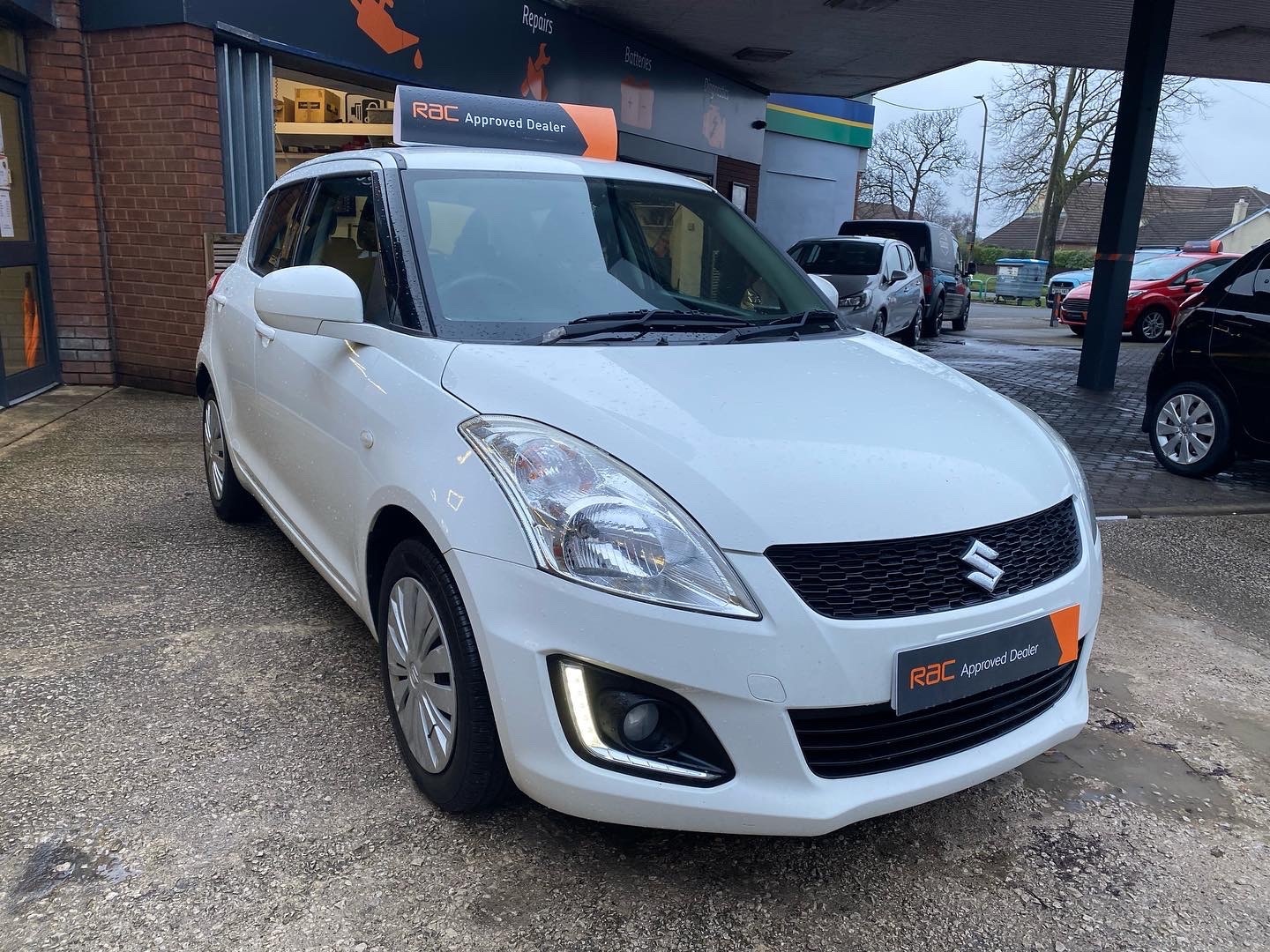 Used Suzuki Swift 2014 for sale - 77399282: Photo 4