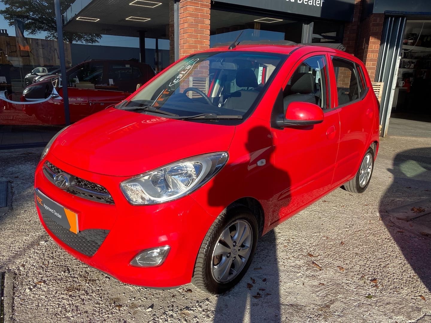 Used Hyundai i10 2013 for sale - 76142665: Photo 2