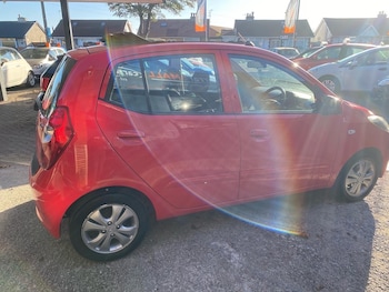 Used Hyundai i10 2013 for sale - 76142665: Photo 4