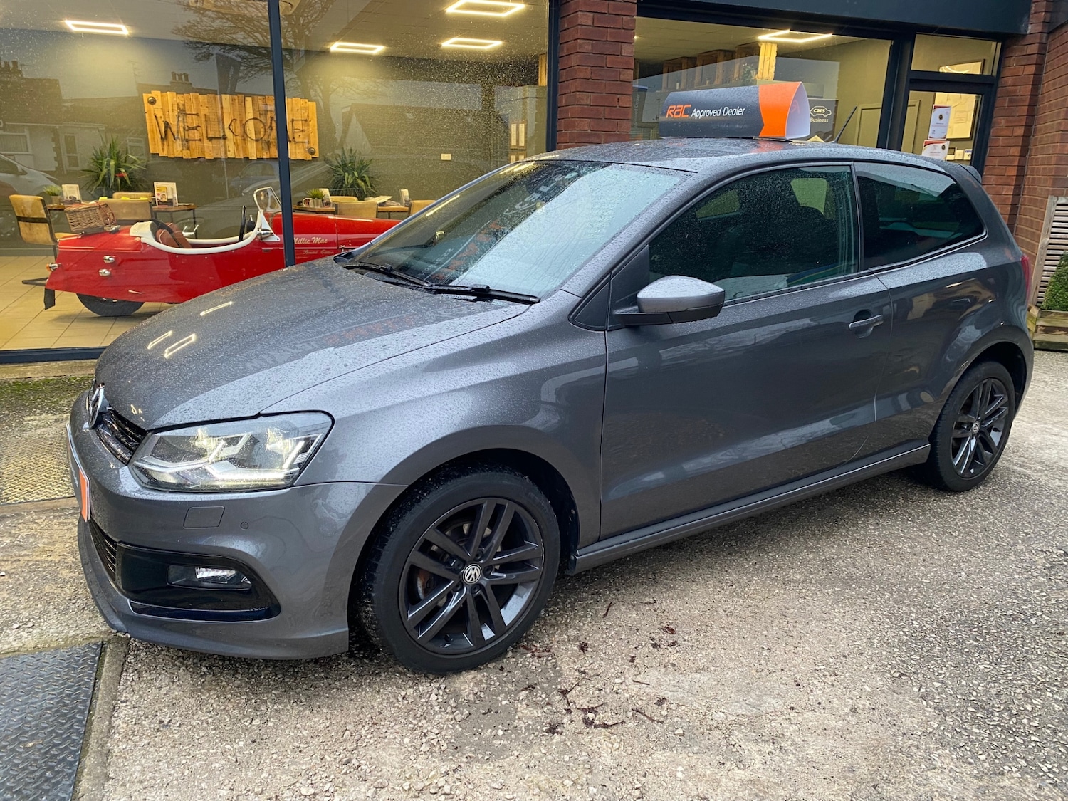 Used Volkswagen Polo 2017 for sale - 77423699: Photo 2