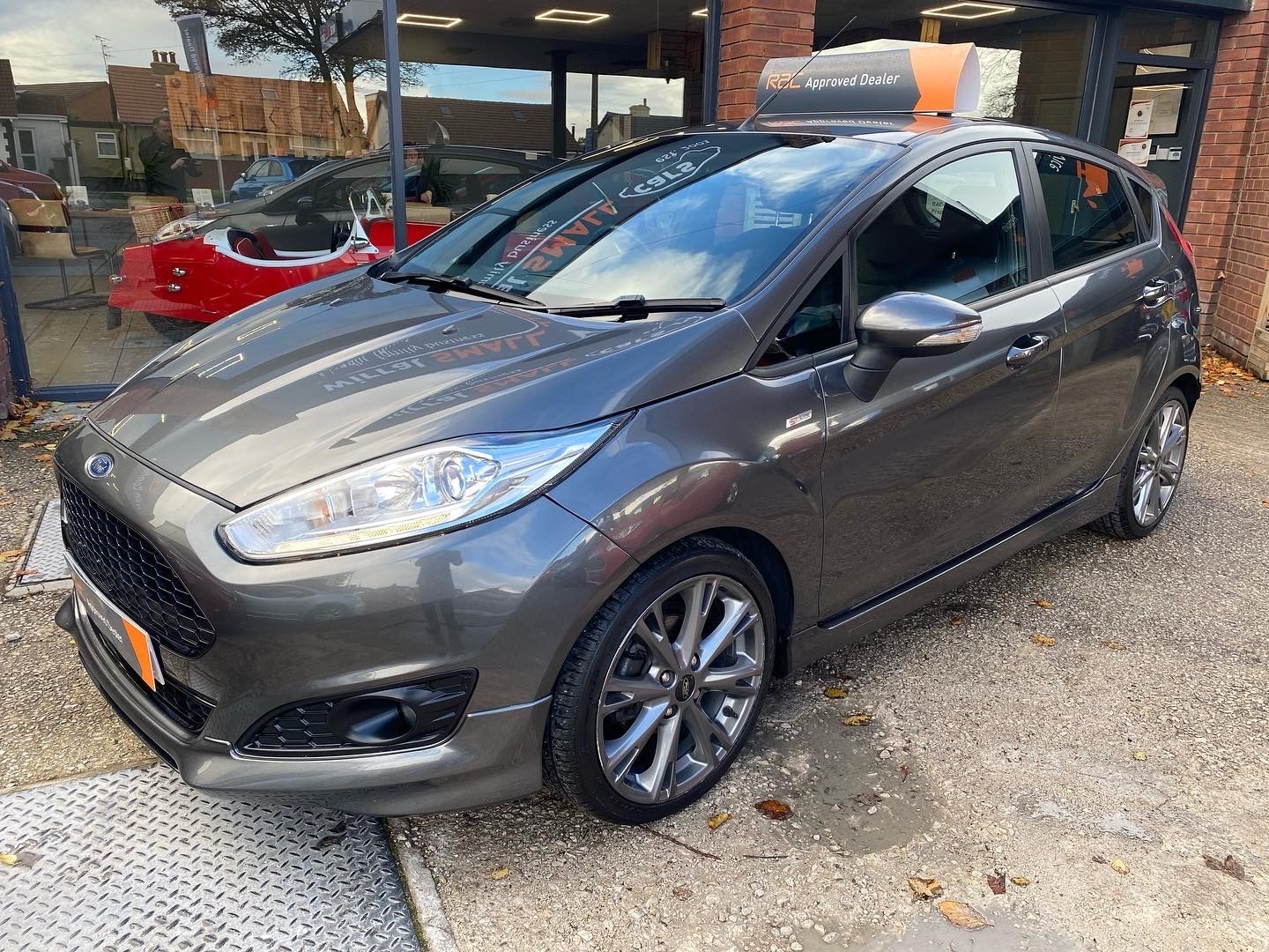 Used Ford Fiesta 2017 for sale - 76376360: Photo 2