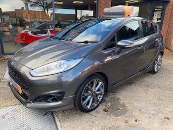 Used Ford Fiesta 2017 for sale - 76376360: Photo