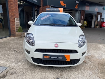 Used Fiat Punto 2015 for sale - 76142660: Photo