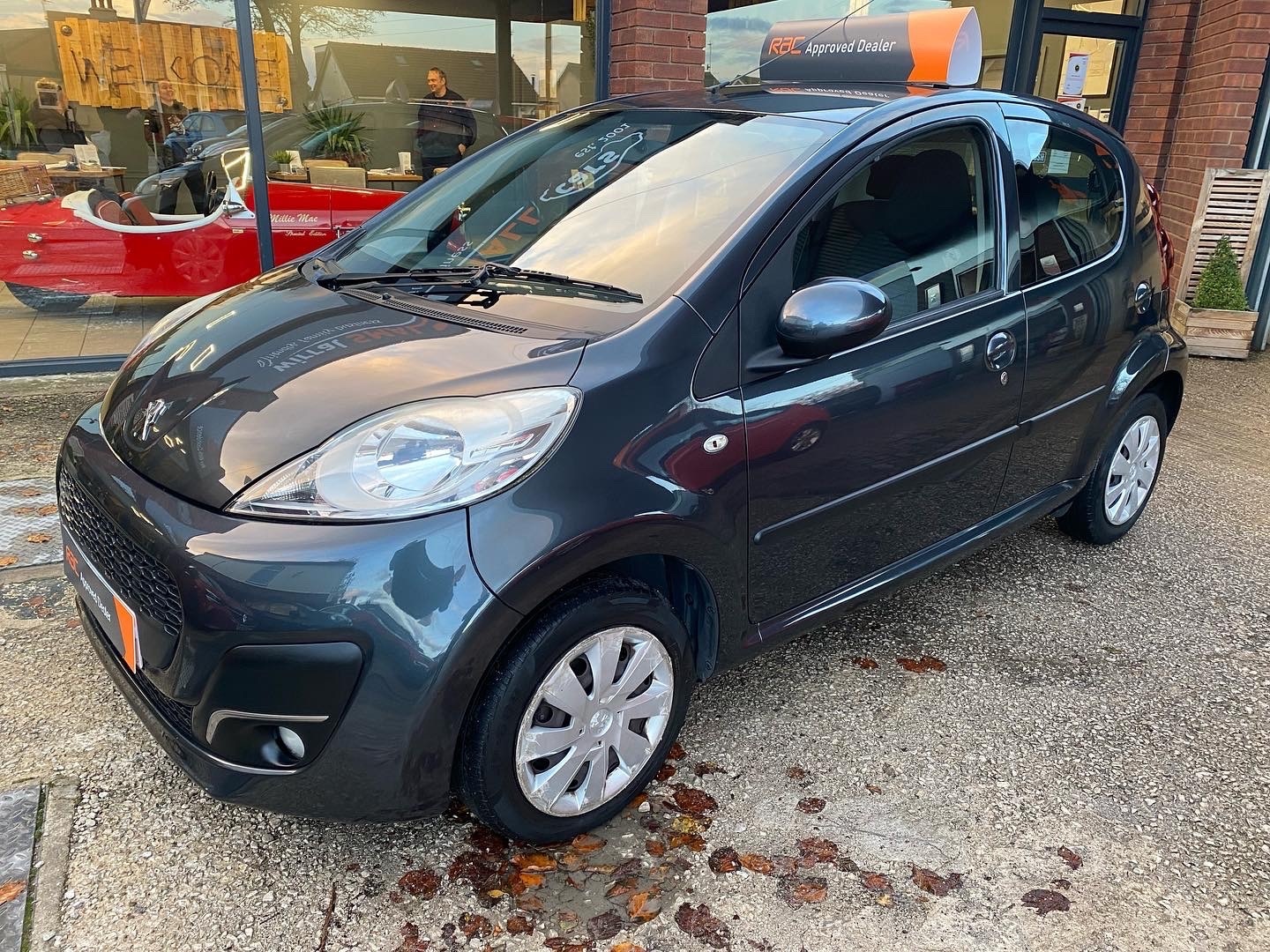 Used Peugeot 107 2014 for sale - 76436284: Photo 2