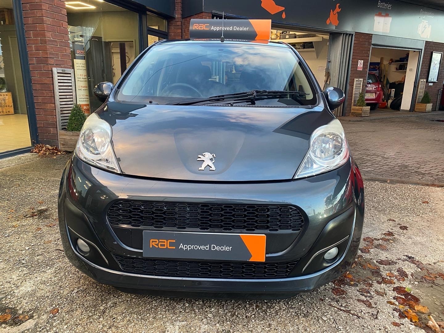 Used Peugeot 107 2014 for sale - 76436284: Photo 3