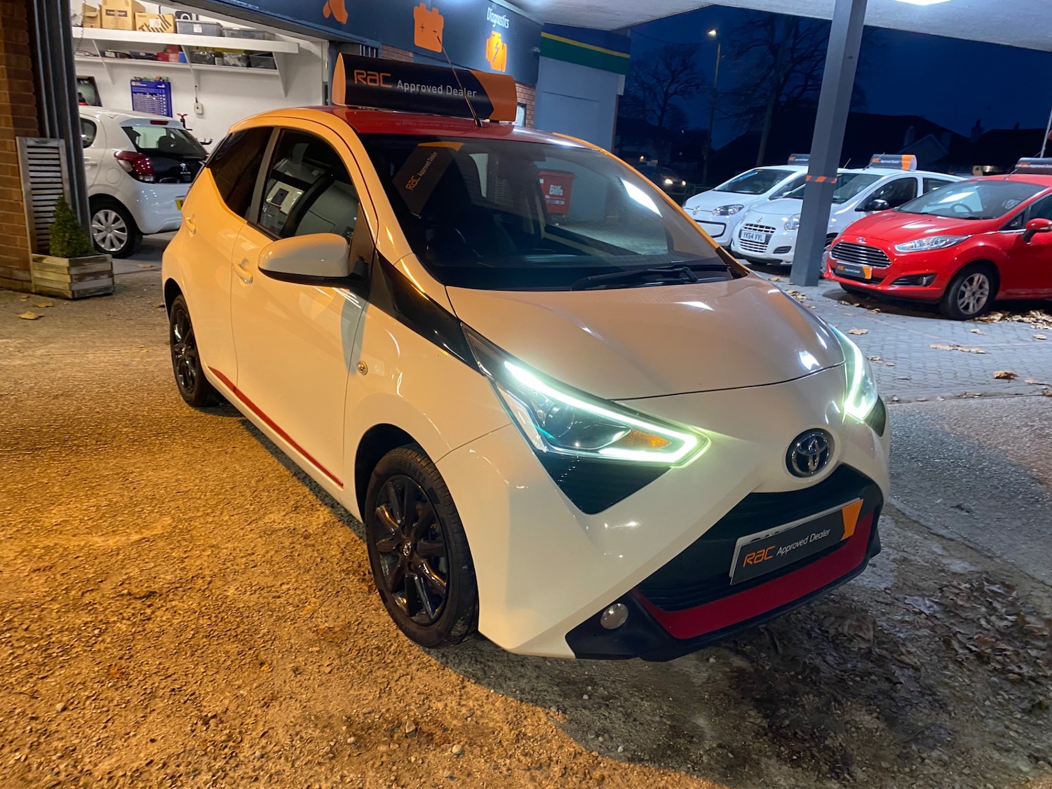 Used Toyota AYGO 2018 for sale - 76656451: Photo 4
